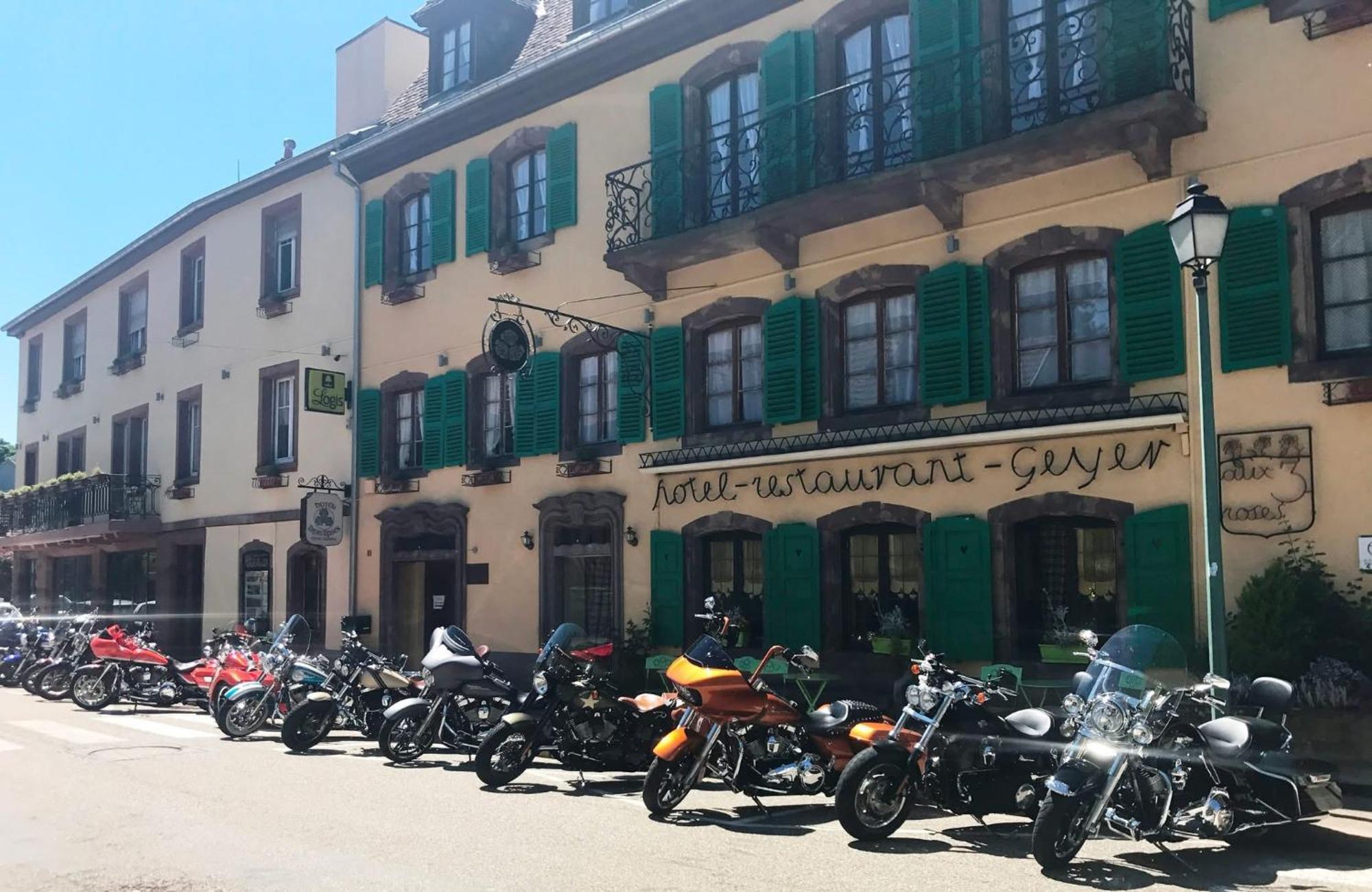 Hotel Restaurant Aux Trois Roses La Petite-Pierre Bagian luar foto